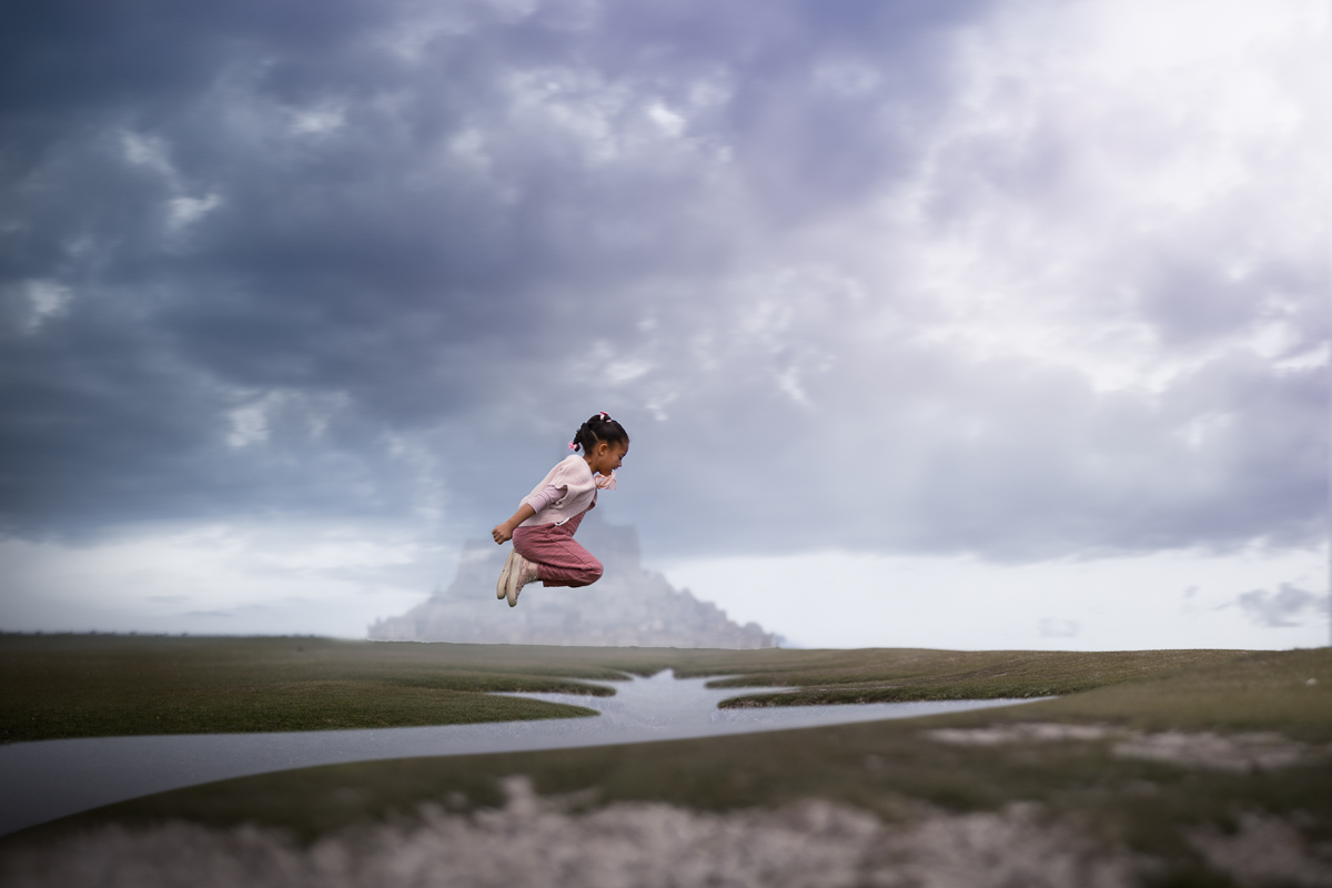 Seance photo mont saint michel enfant saute orage